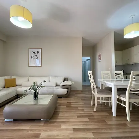 Apartamento Serene At Delijorgji